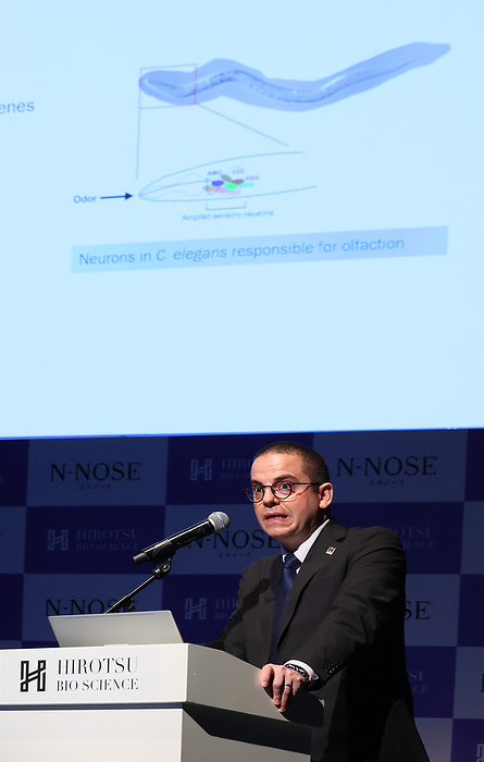 Presentation of  N NOSE plus pancreatic  early stage pancreatic cancer test November 17, 2022, Tokyo, Japan   Eric di Luccio, CTO of Hirotsu Bioscience announces the company develops the pancreatic cancer screening test  N Nose plus Pancreas  using user s urine in Tokyo on Thursday, November 17, 2022. Hirotsu Bioscience developed the new cancer specific test using genetically modifying C. elegans nematodes which react to smell of urine of patients of pancreatic cancer.     Photo by Yoshio Tsunoda AFLO  