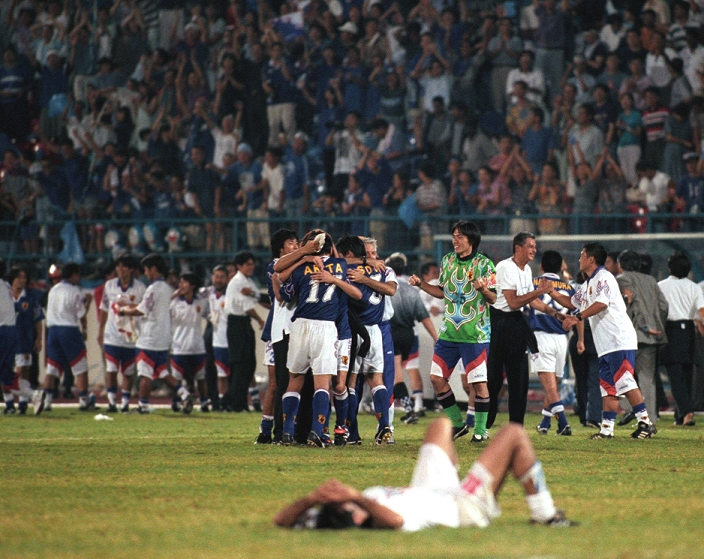 1998 FIFA World Cup Asia 3rd Representative Match Japan s first appearance at a World Cup Japan team group  JPN , NOVEMBER 16, 1997   Football   Soccer : The Japan team group, including FW Masashi Nakayama  left, No. 32 , DF Yutaka Akita  17 , and GK Seigo Narazaki  25 , celebrate after qualifying for the World Cup with Iran.  No.32 , defender Yutaka Akita  No.17 , goalkeeper Seigo Narazaki  No.25 , and the rest of the Japanese eleven: November 16, 1997 Date 19971116 Photo location Malaysia