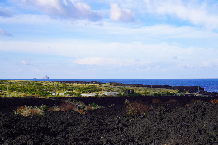 View of Onohara Island (Miyakejima, Tokyo)