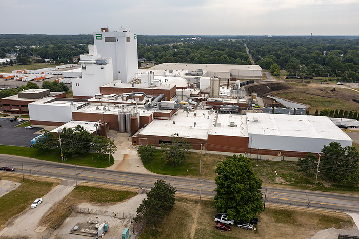 Abbott Infant Formula Plant, Sturgis, Michigan, USA Abbott s infant formula plant, which was closed for months due to contamination of the product. The closure led to a severe shortage of infant formula in the United States. Photographed in Sturgis, Michigan, USA., by JIM WEST SCIENCE PHOTO LIBRARY