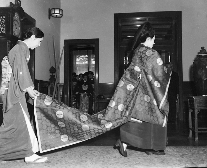 Wedding of Junmiya  Atsuko Ikeda  and Takamasa Ikeda Wedding ceremony of Princess Junmiya  Atsuko Ikeda  and Mr. Takamasa Ikeda. Princess Junmiya, dressed in a traditional Heian style wedding gown, at Korinkaku in Takanawa, Tokyo, on October 10, 1952  photo by Mitsuo Someya .