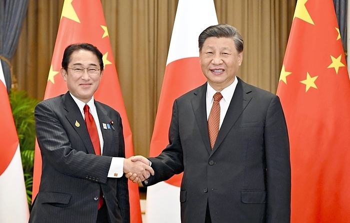 Prime Minister Kishida  left  and Chinese President Xi Jinping at the Japan China summit meeting in Bangkok. Prime Minister Kishida  left  and Chinese President Xi Jinping at the Japan China summit meeting. In Bangkok. The November 18, 2022 morning edition of  Japan China Summit Meeting: Prime Minister  Concerned about Senkaku Islands and Taiwan,  Ministerial Dialogue to Improve Relations  appeared in the November 18, 2022 morning edition of the Japanese language newspaper.