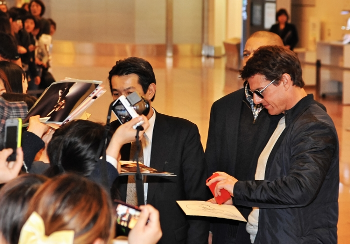 Tom Cruise, Jan 8, 2013 :  Tokyo, Japan : Actor Tom Cruise arrives at Tokyo International Airport in Tokyo, Japan, on January 8, 2013.