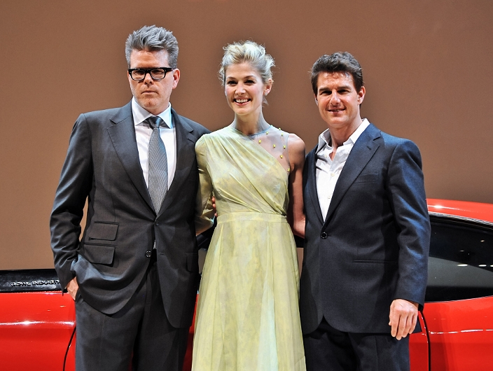 Christopher McQuarrie, Rosamund Pike, Tom Cruise,  Jan 09, 2013 : (L-R)Director Christopher McQuarrie, actress Rosamund Pike and actor Tom Cruise attend a Japan Premiere for the film 