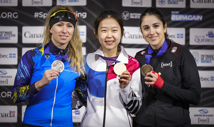 Four Continents Speed Skating Championship   Quebec City   Day 3 Min Sun Kim of Korea, Yekaterina Aydova of azakhstan and Beatrice Lamarche of Canada pose with their medals during the medal ceremony after the 1000m ISU Four Continents Speed Skating Championship at Centre des Glaces on December 4, 2022 in Quebec City, Canada. Kim won the competition.  Photo by Mathieu Belanger AFLO 