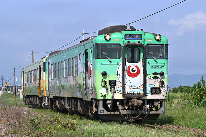 Tottori Prefecture, Sakai Line, Kiha 40 series ordinary diesel train  eye popping Oyaji train  Taken at Wadahama Station   Yumigahama Station