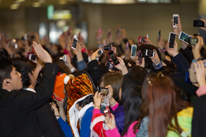 One Direction's fans, Jan 17, 2013 : Chiba, Japan - Fans of English-Irish pop boy band One Direction as they wait for their arrival at Narita International Airport, east of Tokyo. This is One Direction's first trip to Japan in which they are in Tokyo to promote their second album 'Take Me Home'. (Photo by Christopher Jue/Nippon News)