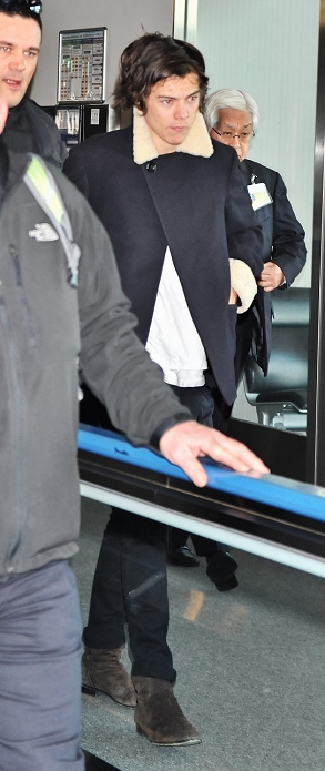 Harry Styles, Jan 17, 2013 : Harry Styles, One Direction, Tokyo, Japan, January 17, 2013 : Harry Styles of One Direction arrives at Narita International Airport in Chiba prefecture, Japan on January 17, 2013.