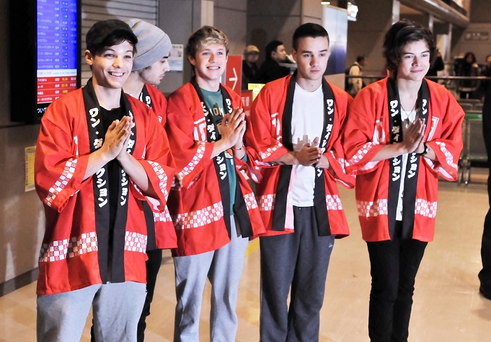 One Direction, Jan 17, 2013 : Harry Styles, One Direction, Tokyo, Japan, January 17, 2013 : (L-R) Louis Tomlinson, Zayn Malik, Niall Horan, Liam Payne and Harry Styles arrive at Narita International Airport in Chiba prefecture, Japan on January 17, 2013.