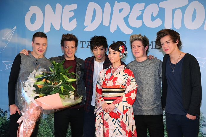Liam Payne, Louis Tomlinson, Zayn Malik, Maki Horikita, Niall Horan and Harry Styles, Jan 18, 2013 :One Direction in Japan, January 18th 2013, Tokyo (L-R) Liam Payne, Louis Tomlinson, Zayn Malik, Niall Horan, Harry Styles and Japanese actress Maki Horikita. The boy band is here for 3 days and will appear on Japanese TV's Friday night music show tonight (Photo by AFLO)