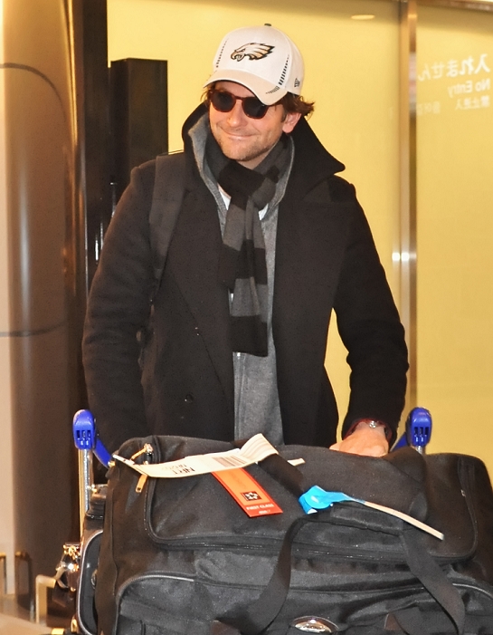 Bradley Cooper, Jan 23, 2013 : Tokyo, Japan : Bradley Cooper arrives at Narita International Airport in Chiba prefecture, Japan on January 23, 2013.