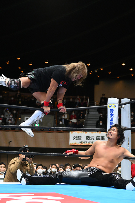 Wrestling Dradition December 1, 2022 DRADITION Tetsuya Naito  top  attacking Jake Lee  bottom  Yoyogi National Stadium 2nd Gymnasium