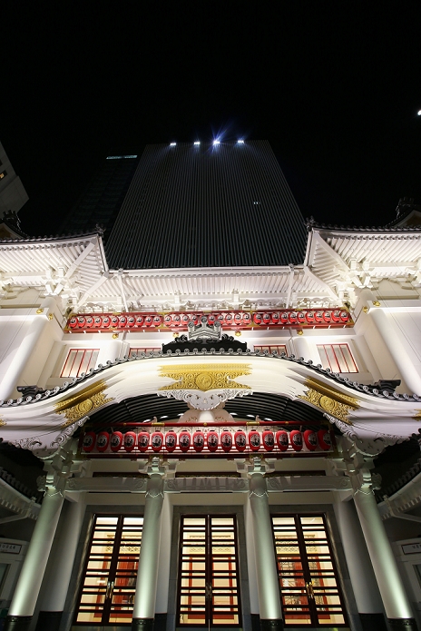 New Kabuki za Theater Lights Up Illuminates Ginza at night  February 22, 2013, Tokyo, Japan   The new Kabukiza theater is illuminated in Tokyo s Ginza district on Friday, February 22, 2013. The principal theater of traditional Kabuki will officially reopen on April 2 after three years of renovation.  Photo by AFLO   ty 