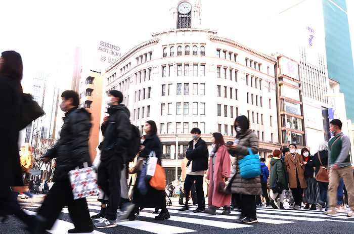 Asakusa, Ginza and Shibuya district are crowded with people amid outreak of the new corona virus January 9, 2023, Tokyo, Japan   People cross a street at Ginza fashion district in Tokyo amid outbreak of the new corona virus on Monday, January 9, 2023.    Photo by Yoshio Tsunoda AFLO 