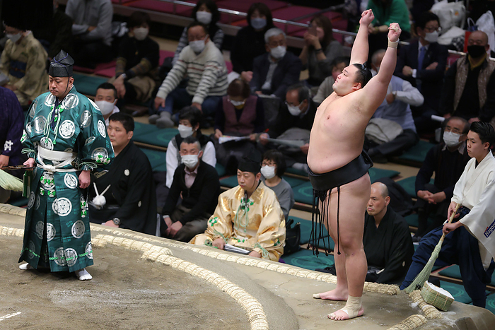 Sumo Tournament, 1st day of the tournament Asanoyama stretches wide on the ring on Day 3 of the first tournament of the year, January 10, 2023  Date January 10, 2023  Photo location Ryogoku Kokugikan