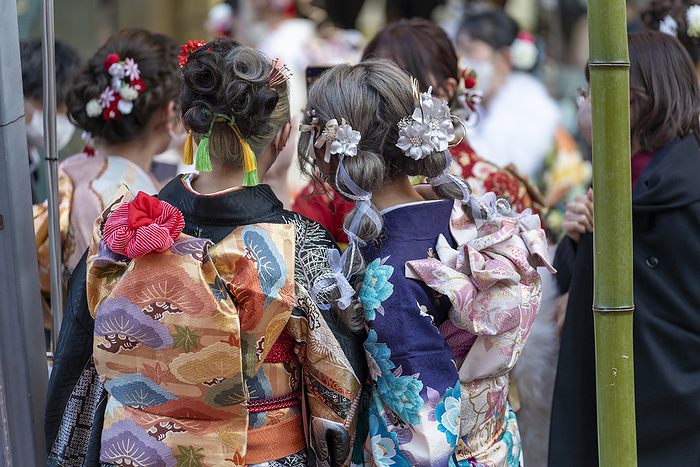 Coming of Age Day 2023 Girls in furisode kimono, January 9, 2023   Coming of Age Day in Tokyo, Japan.  Seijin no Hi   Coming of Age Day  is held annually on the second Monday of January to congratulate all those who have reached or will reach the age of maturity.  Photo by Keiichi Miyashita AFLO 