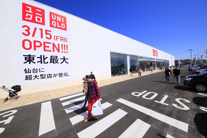 UNIQLO to Open Super Large Store in Sendai First store in Tohoku to carry all UNIQLO products March 15, 2013, Sendai, Japan   Customers walk past the new Uniqlo store in Sendai. Fast Retailing opens UNIQLO Sendai Izumi Store, a large flagship store in Tohoku Area, on March 15, 2013.    Photo by Mamoru Muto 