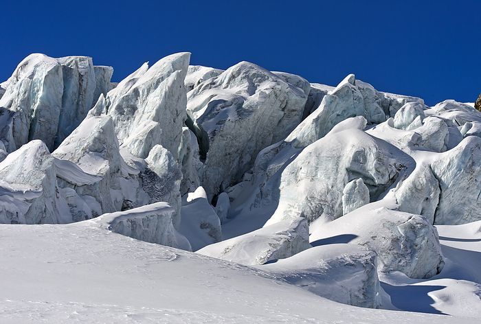 Towers of glacial ice, Photo by Zoonar/Georg_A