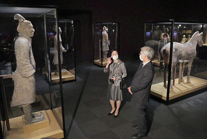 Akiko, the eldest daughter of the late Prince Tomohito of Japan, viewing the commemorative exhibition  Terracotta Warriors and Ancient China  on the 50th anniversary of the normalization of diplomatic relations between Japan and China. Akiko, the eldest daughter of the late Prince Tomohito of Japan, viewing the exhibition  Terracotta Warriors and Ancient China  commemorating the 50th anniversary of the normalization of diplomatic relations between Japan and China, at the Ueno Royal Museum in Taito ku, Tokyo, on January 13, 2023, 6:14 PM  photo by representative .