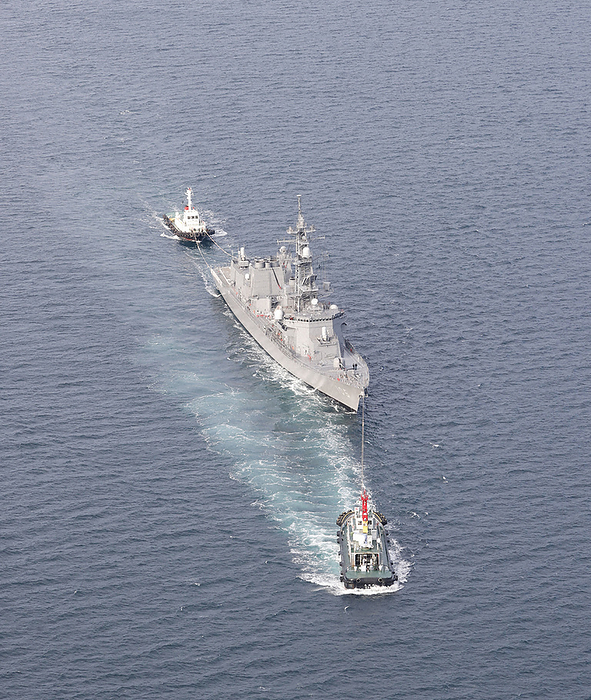 The Self Defense Defense Vessel  Inazuma  lost navigation off the coast of Yamaguchi Prefecture. The MSDF destroyer Inazuma is ejected from the area where the ship was disabled, off the coast of Suo Oshima, Yamaguchi Prefecture, at 8:44 a.m. on January 15, 2023, from a HQ helicopter.