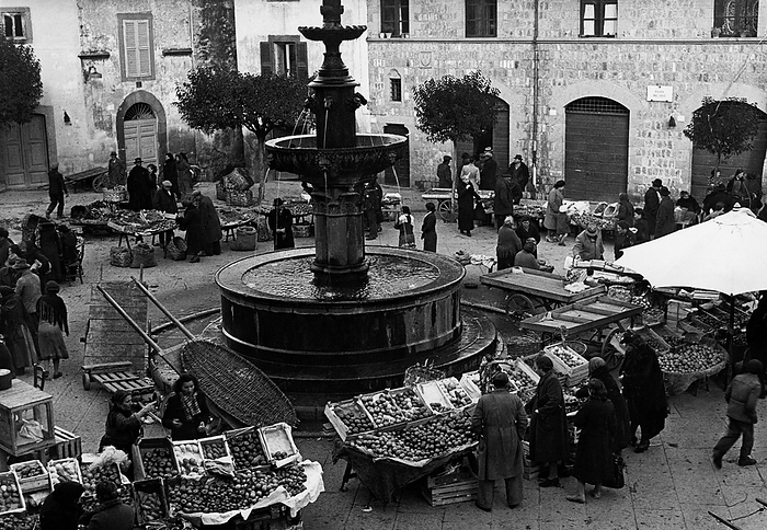Piazza Del Ges Teke. Piazza Del Ges Teke. 1950