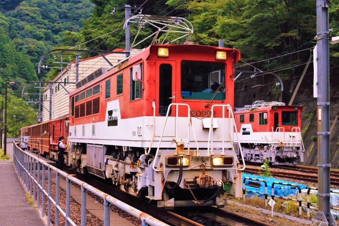 Oigawa Railway] Apt Ichishiro Station on the Igawa Line ED90 class electric locomotive
