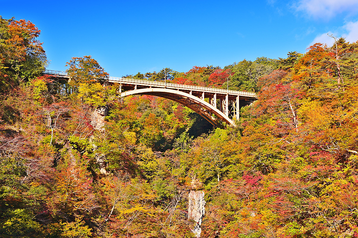 Naruko Gorge: Ohfukazawa Bridge and Autumn Leaves Miyagi Prefecture