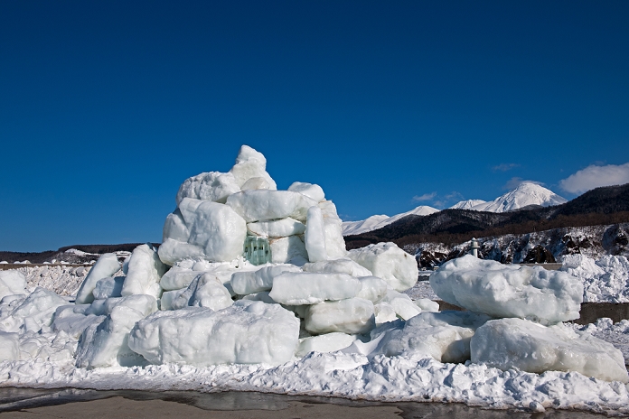 Hokkaido Utoro Port drift ice Shiretoko mountain range
