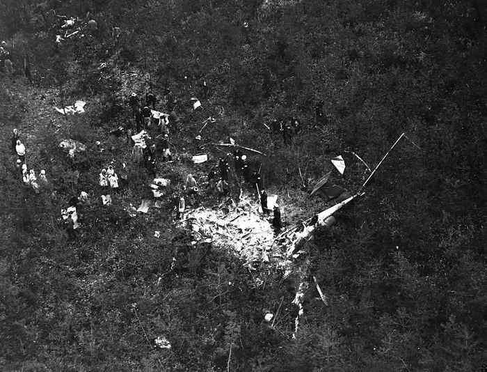 Self Defense Force H21B helicopter crashes near the tip of Misaki Peninsula in Kagawa Prefecture A Self Defense Force H21B helicopter crashed near the tip of the Misaki Peninsula in Kagawa Prefecture, killing 10 members of the crew.  Photo shows the crashed and dismembered aircraft in Mitoyo City, Kagawa Prefecture, March 16, 1963.