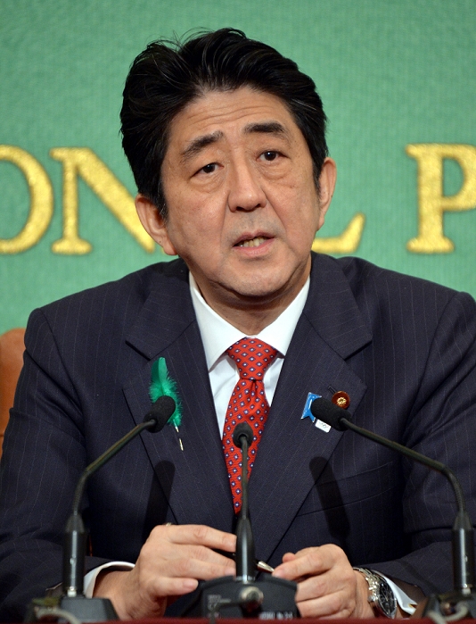 Prime Minister Abe s Press Conference Growth Strategy Announced April 19, 2013, Tokyo, Japan   Japan s Prime Miniser Shinzo Abe makes his point as he answer questions from the media during a news conferencea at the Japan National Press Club in Tokyo on Friday, April 19, 2013. Riding high in opinion polls, Abe revealed much awaited growth strategy Friday, highlighting health care and women in the workforce as untapped resources that can drive the country s economic growth.   Photo by Natsuki Sakai AFLO  AYF  mis 
