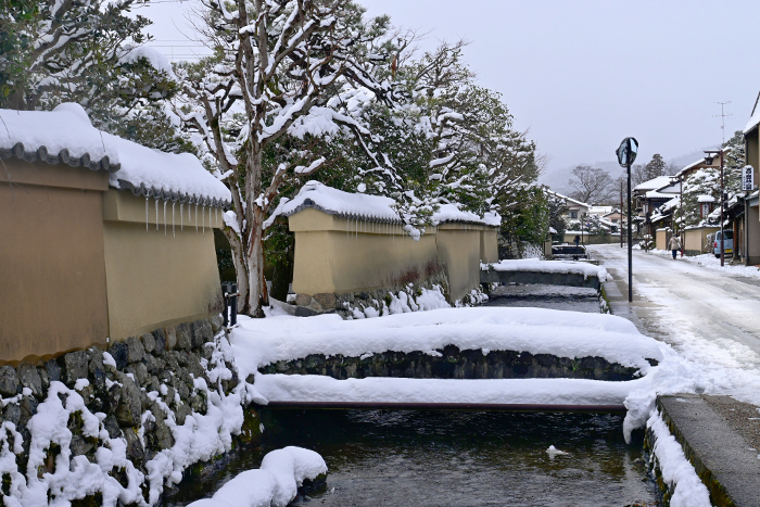 Snowy landscape of Kamigamo Shakemachi, Kita-ku, Kyoto