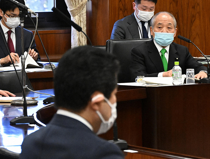 Upper House Disciplinary Committee decides to impose an  on the floor apology  on Mr. Gershey. Committee Chairman Muneo Suzuki  right  faces the Disciplinary Committee of the House of Councillors at 10:29 a.m. on February 21, 2023, in the National Diet.
