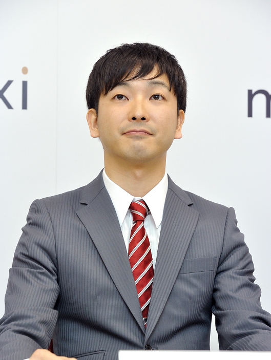 mixi Announces New Management Structure 30 Year Old Asakura Becomes New President  Social networking service  SNS  giant mixi, Inc. announced new executive appointments. The company announced that Kenji Kasahara, president and founder of the company, will step down as chairman without representation rights, and Yusuke Asakura, executive officer, will be promoted to president. The company s president, Kenji Kasahara, attends a press conference on the afternoon of May 15, 2013 in Chiyoda ku, Tokyo.
