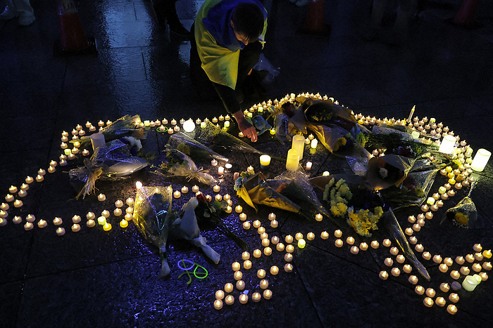 One year since the Russian invasion of Ukraine Rallies in various countries One year after Russia invaded Ukraine, Ukrainians and refugees in Japan light candles in the shape of their country and appeal for peace in Shibuya Ward, Tokyo.