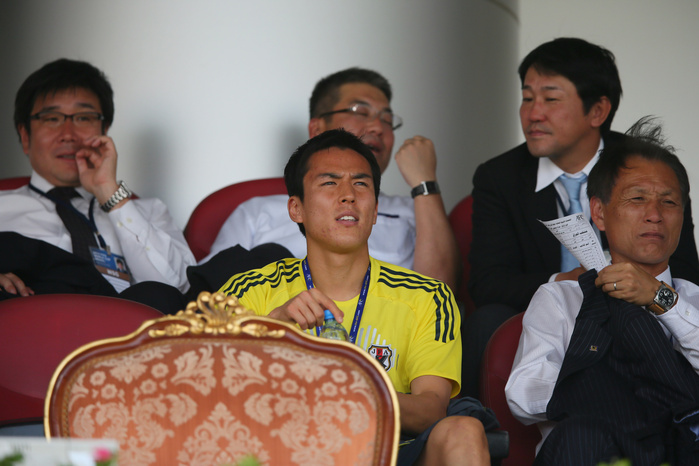 2014 FIFA World Cup Asia Final Qualifying Round Suspended Hasebe watches from the stands  L R  Makoto Hasebe, Hiromi Hara  JPN  JUNE 11, 2013   Football   Soccer :. FIFA World Cup Brazil 2014 Asian Qualifier Final Round Group B between Iraq 0 1 Japan at Al Arabi Stadium, Doha, Qatar.  Photo by YUTAKA AFLO SPORT   1040 .