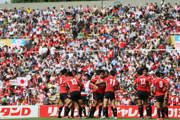 Japan Rugby Test Match Japan team group  JPN  JUNE 15, 2013   Rugby :. Lipovitan D Challenge 2013 between Japan 23 8 Wales at Prince Chichibu Memorial Stadium, Tokyo, Japan.  Photo by YUTAKA AFLO SPORT   1040 .
