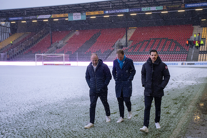 2022 23 Eredivisie Match cancelled due to snow DEVENTER, Stadium De Adelaarshorst, 10 03 2023 , season 2022   2023 , Dutch Eredivisie. during the match Go Ahead Eagles   RKC,  Referee Jopchem Kamphuis. Infecting the pitch because of the snow   r  