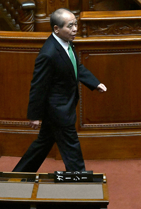 Plenary session of the House of Councillors decides to  expel  Mr. Gershey. Disciplinary Committee Chairman Muneo Suzuki finishes voting on the expulsion of Political Women 48 Party s Garcy at a plenary session of the upper house of the Diet, March 15, 2023, 10:24 a.m. in the Diet, photo by Mikie Takeuchi.