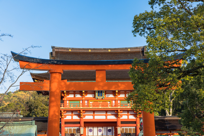 Gate and second torii of Fushimi Inari-taisha Shrine in Fukakusa, Fushimi-ku, Kyoto, Japan