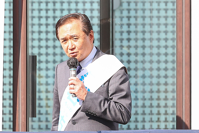 2023 Local Election for Governor of Kanagawa Prefecture: Yuji Kuroiwa s Speech on the Streets Yuji Kuroiwa, an independent candidate, makes a speech in front of the west exit of Yokohama Station, Kanagawa Prefecture, Japan, in the 2023 local elections for governor of Kanagawa Prefecture, April 1, 2023.  Photo by Pasya AFLO 