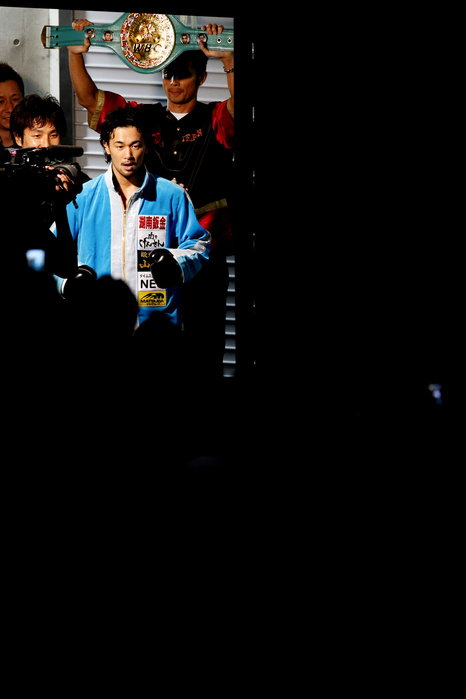 WBC Bantamweight World Shinsuke Yamanaka  JPN , AUGUST 12, 2013   Boxing : Shinsuke Yamanaka of Japan action against Jose Nieves of Puerto Rico during the WBC Bantam weight Shinsuke Yamanaka won by KO after 1st rounds.  Photo by AFLO SPORT   1090 .