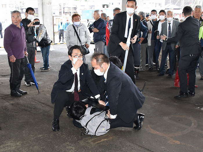 2023 Wakayama 1st Constituency Substitutional Election for the Lower House of Japan: Explosion at the venue of Prime Minister Kishida s speech. Suspect Ryuji Kimura was seized at the venue of Prime Minister Fumio Kishida s speech in Wakayama City at 11:23 a.m. on April 15, 2023. 
