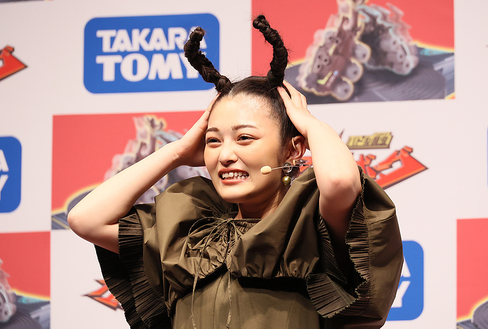 Japanese toy maker displays battle insect toy Kabuto Borg April 19, 2023, Tokyo, Japan   Japanese actress Sakura Inoue attends a promotional event of Japanese toy maker Tomy s new battle insect toy  Kabuto Borg  in Tokyo on Wednesday, April 19, 2023. Kabuto Borg is fight game on a board with two beetle shaped toys.      photo by Yoshio Tsunoda AFLO 