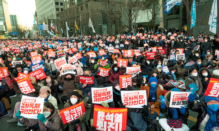 Anti Japan and anti Yoon Suk Yeol protest in Seoul Demo demanding the resignation of South Korean President Yoon, Feb 4, 2023 : South Koreans attend an anti Japan and anti Yoon Suk Yeol protest in central Seoul, South Korea. Thousands of protesters rallied in Seoul as they demanded the resignation of President Yoon. Pickets read,  Yoon Suk Yeol Resign   and  We denounce the dictatorship of the prosecution  .  Photo by Lee Jae Won AFLO   SOUTH KOREA 
