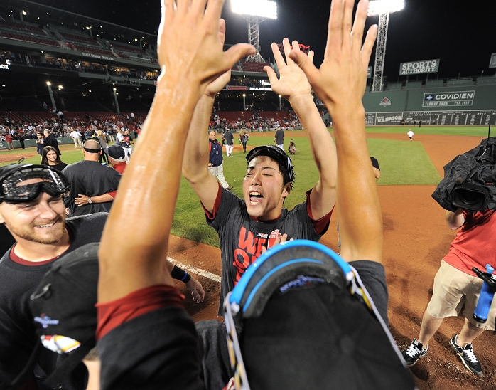 2013 MLB Red Sox win first district title in 6 years Koji Uehara  Red Sox , SEPTEMBER 20, 2013   MLB : Koji Uehara  C  of Red Sox celebrates after winning the Major League Baseball game against Toronto Blue Jays at Fenway Park in Boston, Massachusetts, United States. Red Sox won the American League East Division.