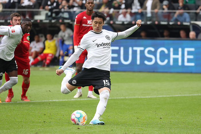 Eintracht Frankfurt   1. FSV Mainz 05, 1. FBL Tor 1:0, Daichi Kamada  Eintracht Frankfurt, 15 . Bundesligaspiel zwischen Eintracht Frankfurt 1 FSV Mainz 05, 1 FBL goal 1 0, Daichi Kamada Eintracht Frankfurt, 15 Bundesliga match between Eintracht Frankfurt and 1 FSV Mainz 05 on 13 May 2023 at Deutsche Bank Park in Frankfurt am Main According to the requirements of the DFL, German Football League, it is prohibited in the stadium and or from the game made photographs in the form of sequence images and or video like photo series to exploit or to let exploit , Frankfurt am Main Hesse Germany Deutsche Bank Park