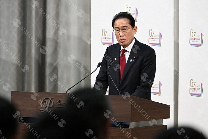 Prime Minister Kishida to visit Hiroshima for G7 Hiroshima Summit soon Prime Minister Fumio Kishida encourages the National Police Agency and Japan Coast Guard units assigned to provide security at the G7 Summit in Minami Ward, Hiroshima, May 13, 2023, 1:04 p.m. Photo by Takehiko Onishi
