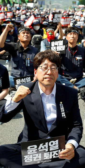 Construction workers call for South Korean President Yoon Suk Yeol s resignation in Seoul Kang Sung Hee, May 16, 2023 : Newly elected lawmaker Kang Sung Hee of the minor progressive Jinbo Party participates in a construction workers  protest rally in central Seoul, South Korea. Kang was elected to the National Assembly in a by election on April 5, 2023. About 25,000 construction workers participated in the rally to protest President Yoon Suk Yeol s labor policies and to call for Yoon s resignation. Pickets read,  Yoon Suk Yeol s Regime Resign  .  Photo by Lee Jae Won AFLO   SOUTH KOREA 