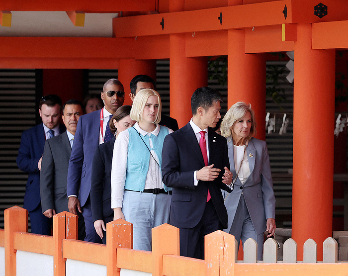 G7 Hiroshima Summit Spouse Program U.S. President Joe Biden s wife Jill  far right  and grandson Maisie Biden  center  and others visit Itsukushima Shrine in Hatsukaichi, Hiroshima, May 20, 2023, 11:05 a.m. Photo by Kentaro Ikushima