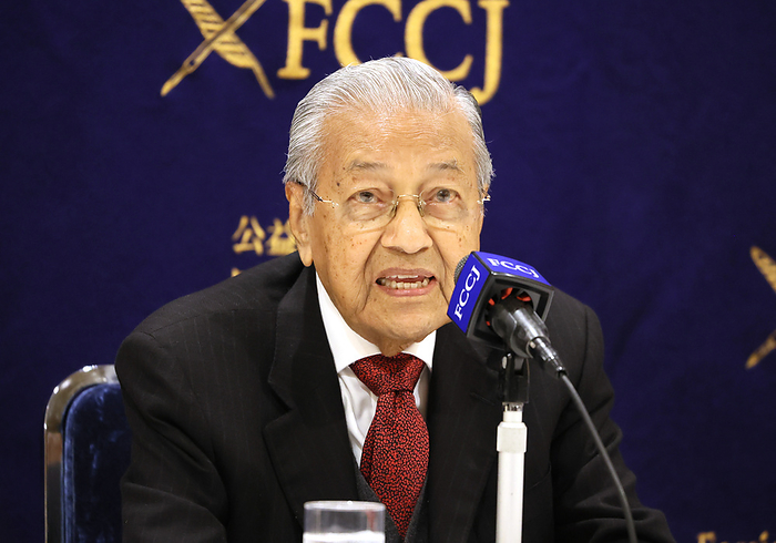 Former Malaysian Prime Minister Mahathir bin Mohamad speaks at the FCCJ May 24, 2023, Tokyo, Japan   Former Malaysian Prime Minister Mahathir bin Mohamad speaks at the Foreign Correspondents  Club of Japan in Tokyo on Wednesday, May 24, 2023. Mahathir is now in Tokyo to attend an international symposium organized Japanese economic paper.      photo by Yoshio Tsunoda AFLO 